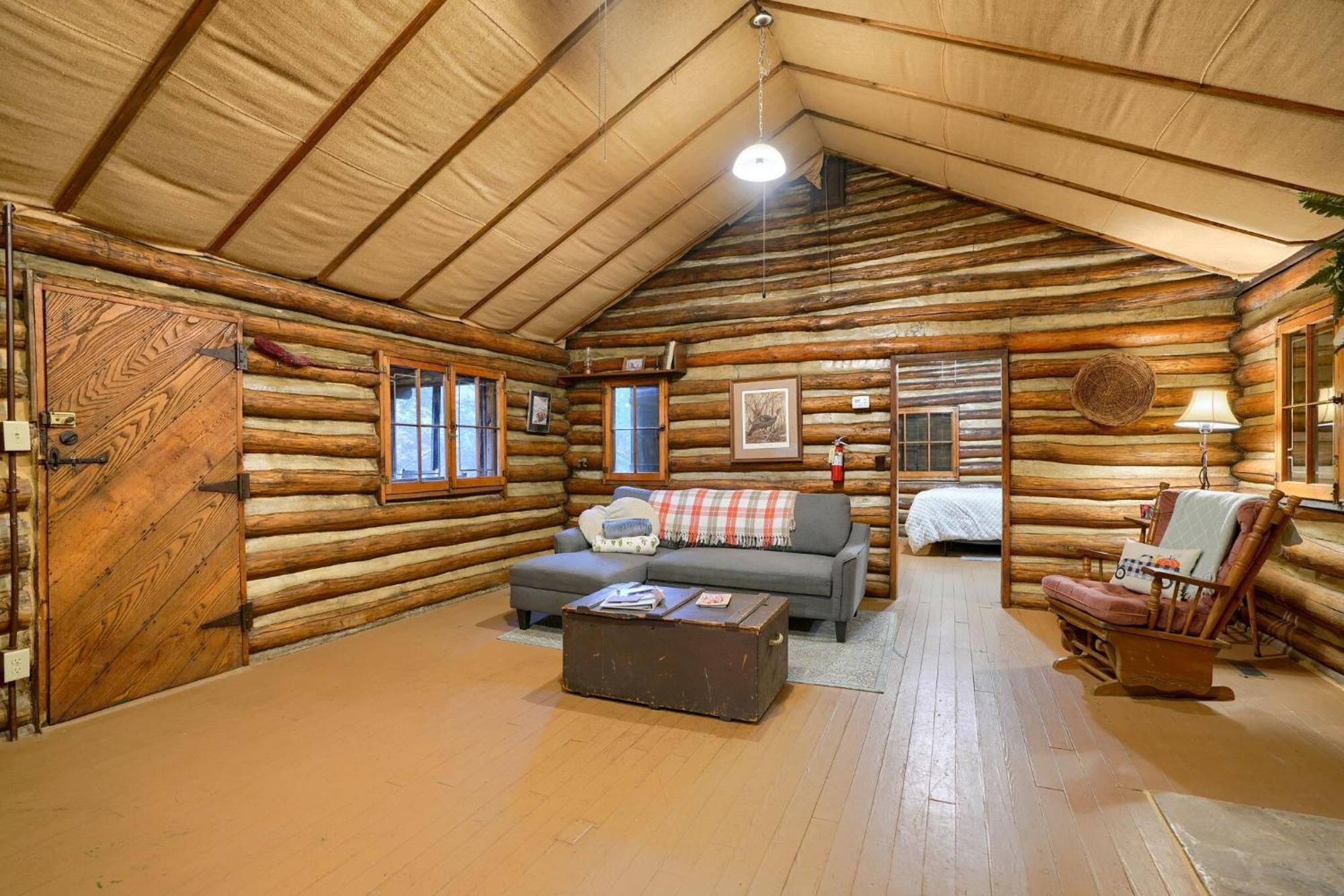 Russell Cabin لوغان المظهر الخارجي الصورة